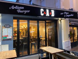 Réserver une table - LE CAB Biarritz - Le comptoir à burger